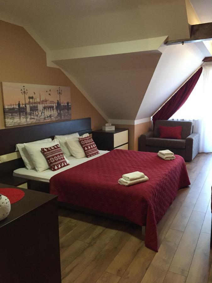 Apartman Besenova Bagian luar foto