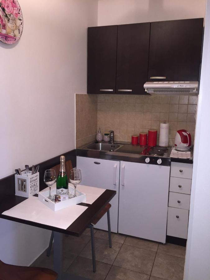 Apartman Besenova Bagian luar foto