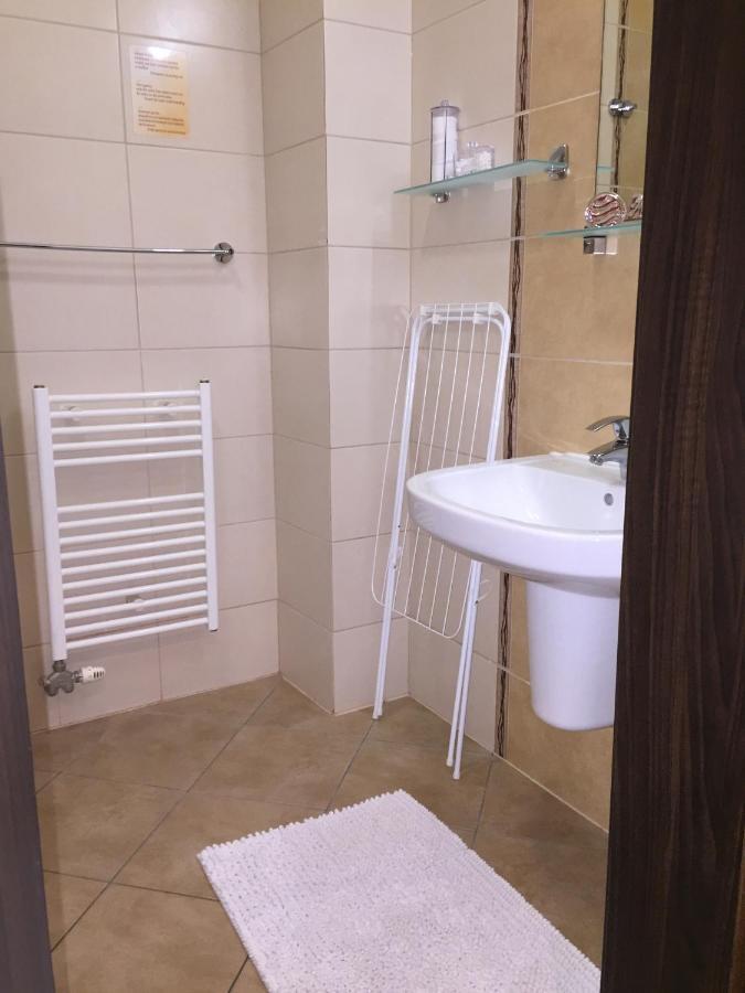 Apartman Besenova Bagian luar foto