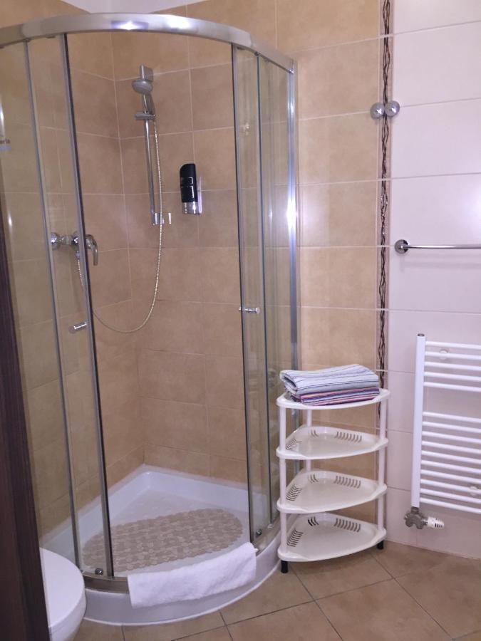 Apartman Besenova Bagian luar foto